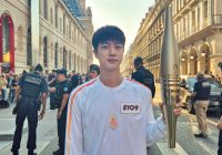 Momen Jin BTS Ikut Kirab Bawakan Obor Olimpiade Paris 2024 di Prancis