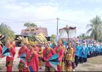 Meriahnya Pawai Ta'aruf MTQ Nasional XLVII Kabupaten Banjar di Sungai Tabuk, Kecamatan Mataraman Jual Aneka Produk Unggulan