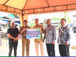 UPZ Bank Kalsel Bantu Korban Kebakaran di Gang Mawar Tanah Bumbu