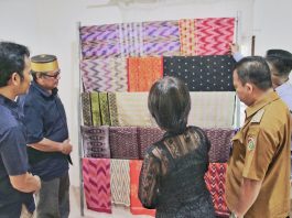 PLN Luncurkan Program TJSL UMKM Rumah Adat Songket Mempawah