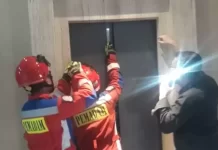 Enam Pegawai Terjebak di Lift, Gara-Gara Kuncinya Dibawa Mekanik di Bogor