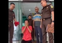 Detik-detik Pelaku Curanmor Sujud Syukur Usai Bebas Setelah Dimaafkan Korban