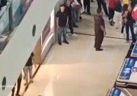Video Pelajar Jatuhkan Diri dari Lantai 3 Mal Solo Paragon Viral