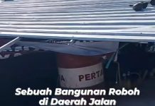 Bangunan Roboh di Sungai Lulut Sisakan Atap Rumah