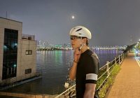 Cha Eun Woo Posting Gowes di Malam Hari, Nongkrong di Kafe Hingga Angkat Sepeda