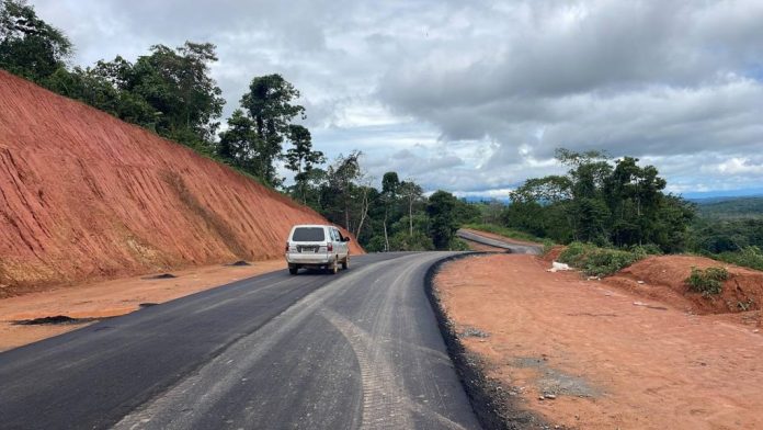 Kondisi jalan Banjarbaru-Batulicin sudah 93 persen beraspal. (wartabanjar.com - Ist. MC Kalsel)