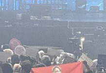 Heboh Bendera Merah Putih Ditempeli Foto Idol Korea