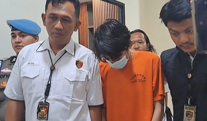 Penganiaya pacar dalam lift hotel di Jakarta Barat diamankan di Ciledug. (wartabanjar.com - Ist. Tribrata)