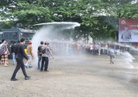 Pukul Mundur Aksi Massa Saat Pilkada, Polres HST Simulasi Sispamkota Turunkan Water Canon