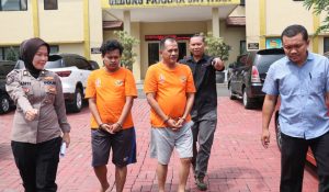 Dua pelaku pencurian data ribuan KTP ditangkap polisi Kota Bogor, Jawa Barat. (wartabajar.com - Ist. Tribrata)
