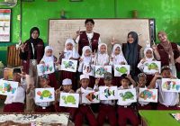 Kelompok KKN di Desa Jingah Habang Ulu Sosialisasikan Gemar Makan Ikan