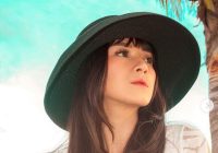 Tiba di Bandara di Banjarbaru, Dara The Virgin Disambut Kue Ulang Tahun oleh Virginity Kalsel