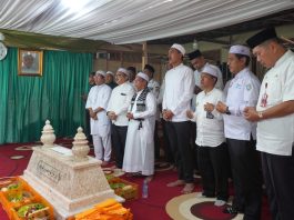 Peringati Hari Jadi ke 74 Kabupaten Banjar, Bupati Banjar dan Rombongan Ziarah ke Makam Para Ulama