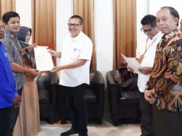 Warga Tanah Laut Terima Sertifikat Tanah Program Strategis ATR/BPN