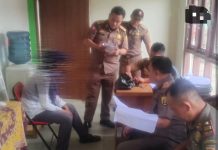 Sat Pol PP Banjarbaru Amankan ODGJ di Depan Kantor Pajak