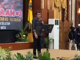 H Rhoma Irama Kagetkan Peserta Lomba Menyanyi di Mahligai Pancasila