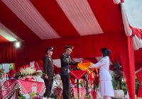 Kapolres Banjar AKBP M. Ifan Hariyat Jadi Inspektur Upacara Penurunan Bendera HUT ke 79 RI Pemkab Banjar