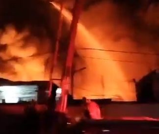 Kebakaran Hebat di Manggarai Paksa Tiga Ribu Warga Mengungsi
