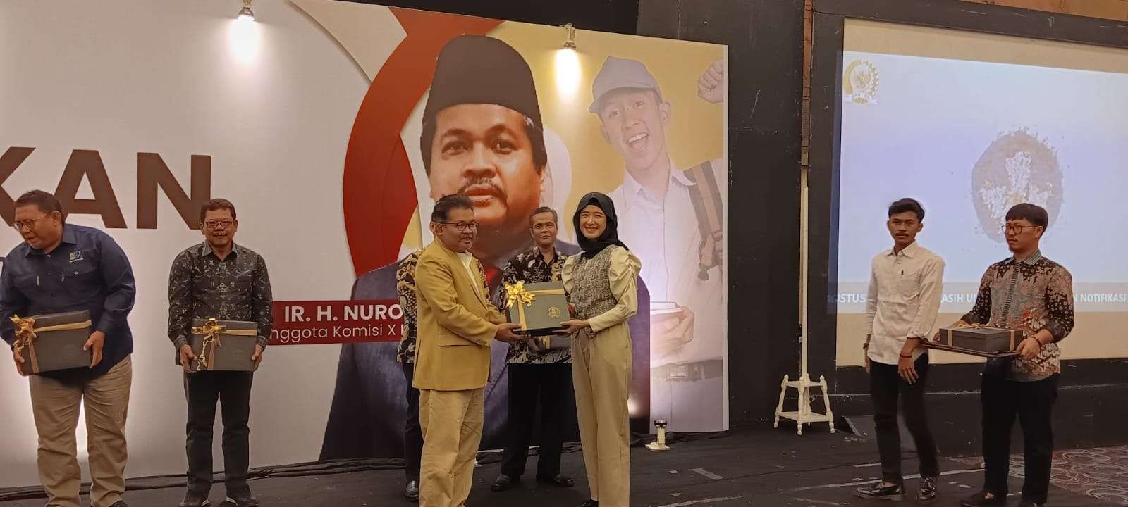 z43wyrqb3urawn7 rapor pendidikan