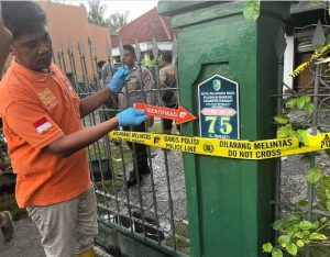 Polresta Palangka Raya melakukan olah TKP di lokasi kebakaran Jalan Meranti, Minggi 1 September 2024. (wartabanjar.com - Ist. Humas)