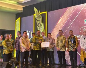 Dinas PUPR Kalsel meraih penghargaan Geospasial Banua Award 2024 dari Pemprov Kalsel. (wartabanjar.com - Ist. MC Kalsel)