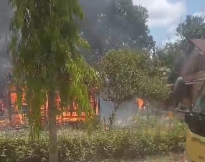 Kebakaran di Bawahan Selan, Kabupaten Banjar, Selasa siang. (wartabanjar.com - Ist. Rekanan)
