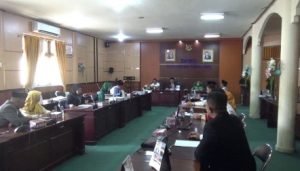 Rapat DPRD Kabupaten Tabalong menyusun alat kelengkapan dewan dan Badan Kehormatan. (wartabanjar.com - Ist. MC Tabalong)