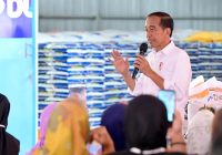 Presiden Jokowi Tinjau Persediaan Beras di Kabupaten Paser Kalimantan Timur