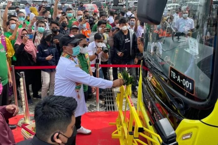 Sukses Tata Transportasi Publik dengan Baik, Gubernur Kalsel Raih Penghargaan Wahana Tata Nugraha Wiratama dari Presiden RI