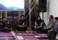Dinas Kominfosp Tanah Bumbu Sosialisasi Pemberdayaan dan Penguatan KIM Kelompok Nelayan di Kusan Hilir