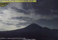 Gunung Semeru Erupsi Kembali Malam ini