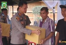 Kolaborasi Pemkab dan Polres Balangan Kucurkan Air Bersih di Kampung Hampang