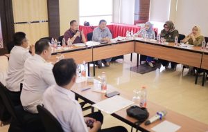 Gusti Iskandar Sukma Alamsyah memimpin rapat pansus Tatib DPRD Provinsi Kalsel. (wartabanjar.com - Ist. Humas)