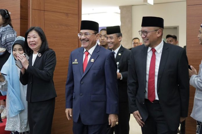 Ketua DPRD Kalsel, Dr (HC) H Supian HK SH MH (tengah) bersama Deputi Gubernur BI dan Kepala BI Kalsel. (wartabanjar.com - Ist. Setwan Kalsel)