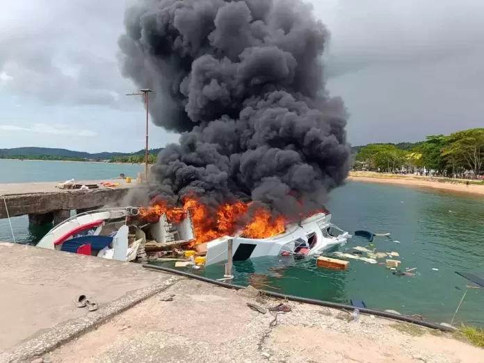 Speedboat calon gubernur Maluku Utara terbakar, lima orang tewas, Sabtu. (via Beritasatu.com)