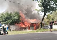 BREAKING NEWS: Sebuah Warung di Jalan Trikora Banjarbaru Dilalap Api