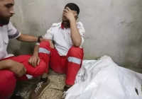 Momen Pilu Petugas Ambulans di Gaza Menangis Tersedu-sedu Saat Tahu Jenazah yang Diangkut Adalah Ibunya