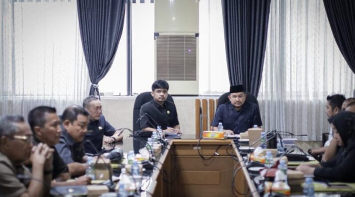 Rapat Komisi I DPRD Provinsi Kalsel dengan Setwan dan Komisi II serta mitra kerja. (wartabanjar.com - Ist. DPRD Kalsel)