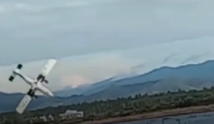 Pesawat perintis SAM Air saat jatuh ke rawa-rawa di Pohuwatu, Provinsi Gorotalo. (wartabanjar.com - Ist. Instagram)