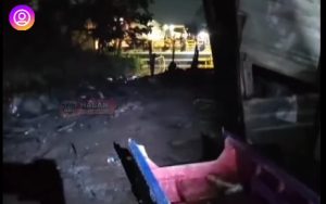 Tanah meluap dari dasar hingga menutupi permukaan sungai di Jalan KH Mas Mansyur, Kota Samarinda, Kalimantan Timur. (wartabanjar.com - Ist. @habarkalimantan)