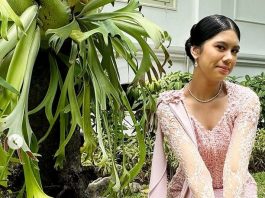 Kenang Sang Nenek, Almira Tunggadewi Yudhoyono Berpose dekat Pohon Kenari Aira di Istana Negara