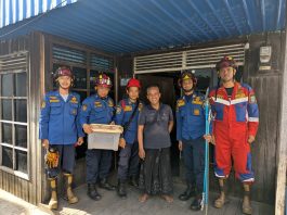 Ular Paikat 4 Sentimeter Diamankan Petugas DPKP Banjar dari Rumah Zaini