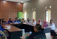 Hama Ganggu Hasil Panen, Mahasiswa UIN Antasari Suarakan Keluhan Petani Desa Tembok Bahalang HST ke Penyuluh Pertanian