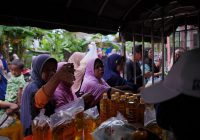 Antusiasme Warga Serbu Pasar Murah Disperindag Balangan, Minyak Goreng dan Gula 1 Jam Ludes