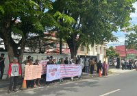 Puluhan Warga Korban Mafia Tanah Geruduk Kantor PN Banjarmasin,