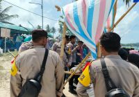Personel Polres Kotabaru Turut Amankan Acara Adat Mappanre Tasi di Desa Teluk Tamiang