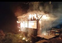 Warung Penjual Jaring di Teluk Selong Terbakar