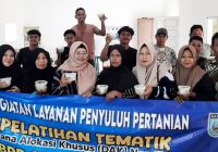 Para Petani Simpang Empat Semangat Belajar Cara Membuat Telur Asin Rasa Bawang Putih