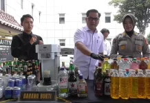 Polda DIY Bongkar Industri Pengemasan Ulang Miras
