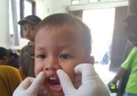 Tim Medis Periksa Kesehatan Balita di Posyandu Balita Desa Pasiraman